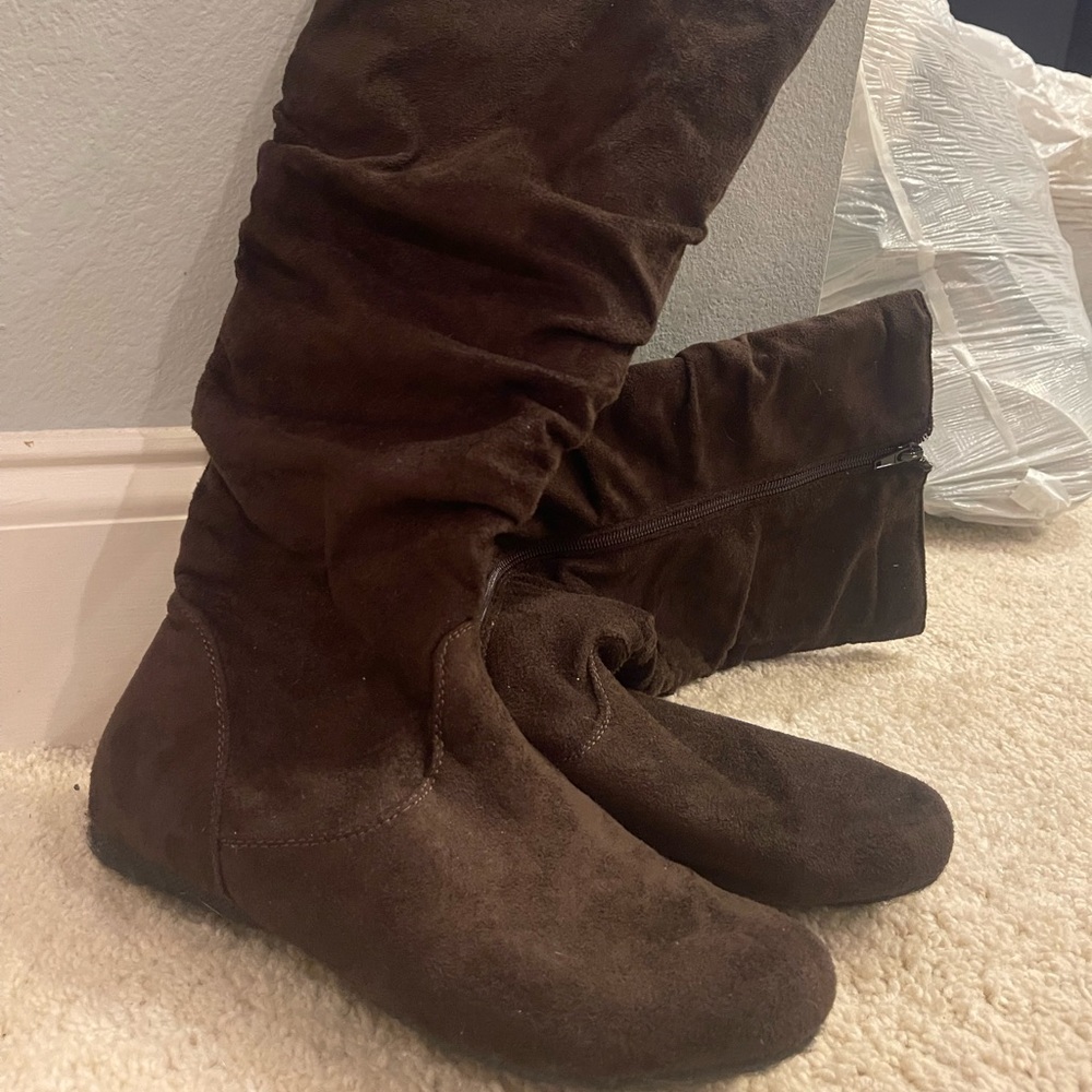 Brown winter boots